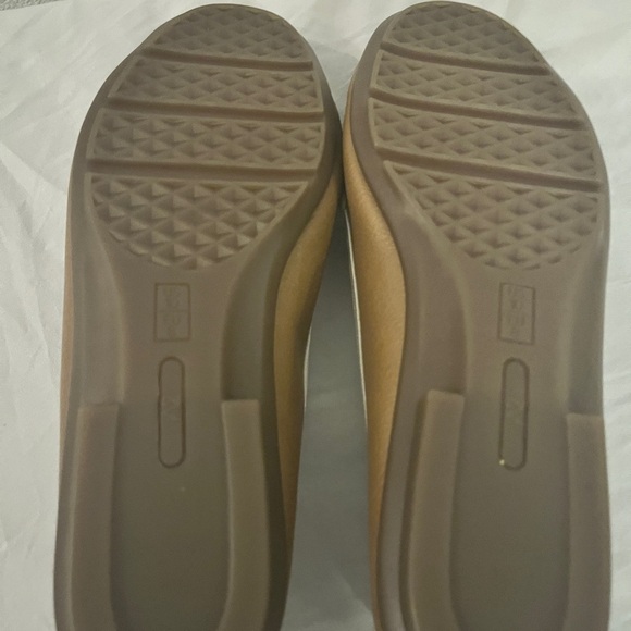 Stylish   M2  Stitch & Turn LoafersTan and White - Picture 13 of 14